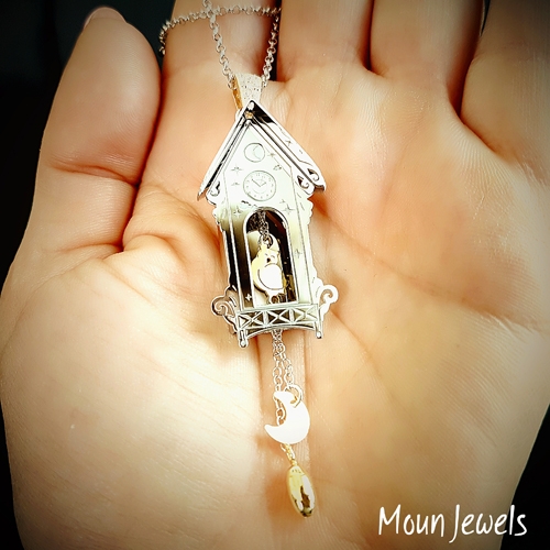 Collana con orologio pendente sales